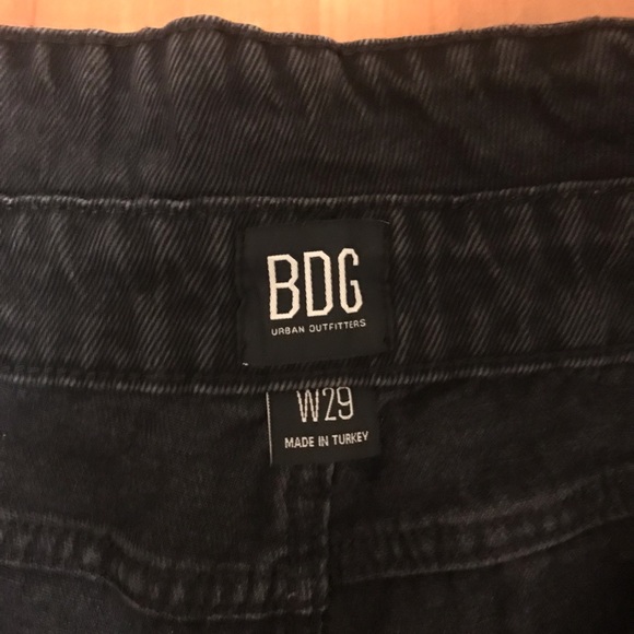 Size 29, BDG Urban Outfitters black jeans with pleats - Picture 4 of 8